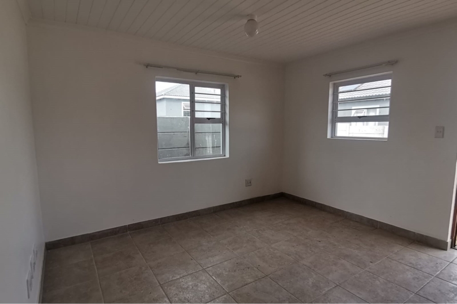 2 Bedroom Property for Sale in Dalvale Western Cape